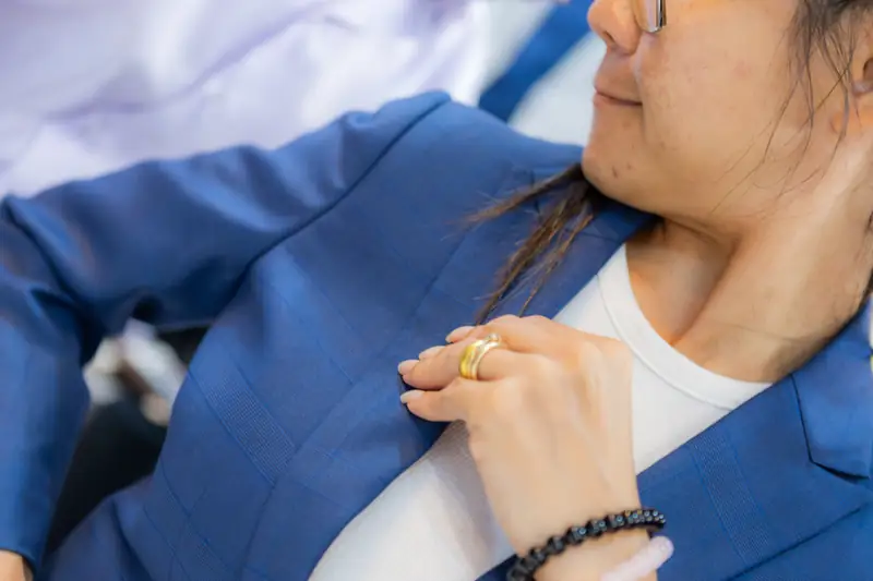 Custom jacket collar fit check at OTOP Shopping Paradise tailor (Ref 9672)