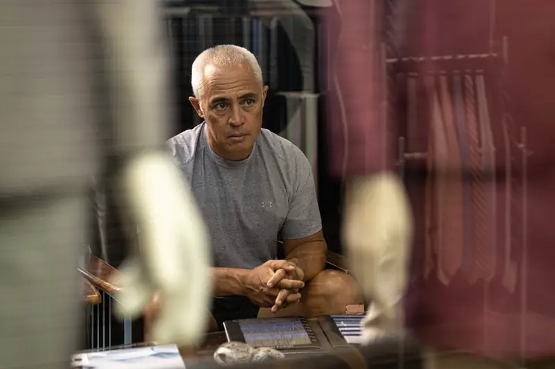 Experienced cutter at David Jone Fashion workshop, Phuket tailor (Ref 6276)