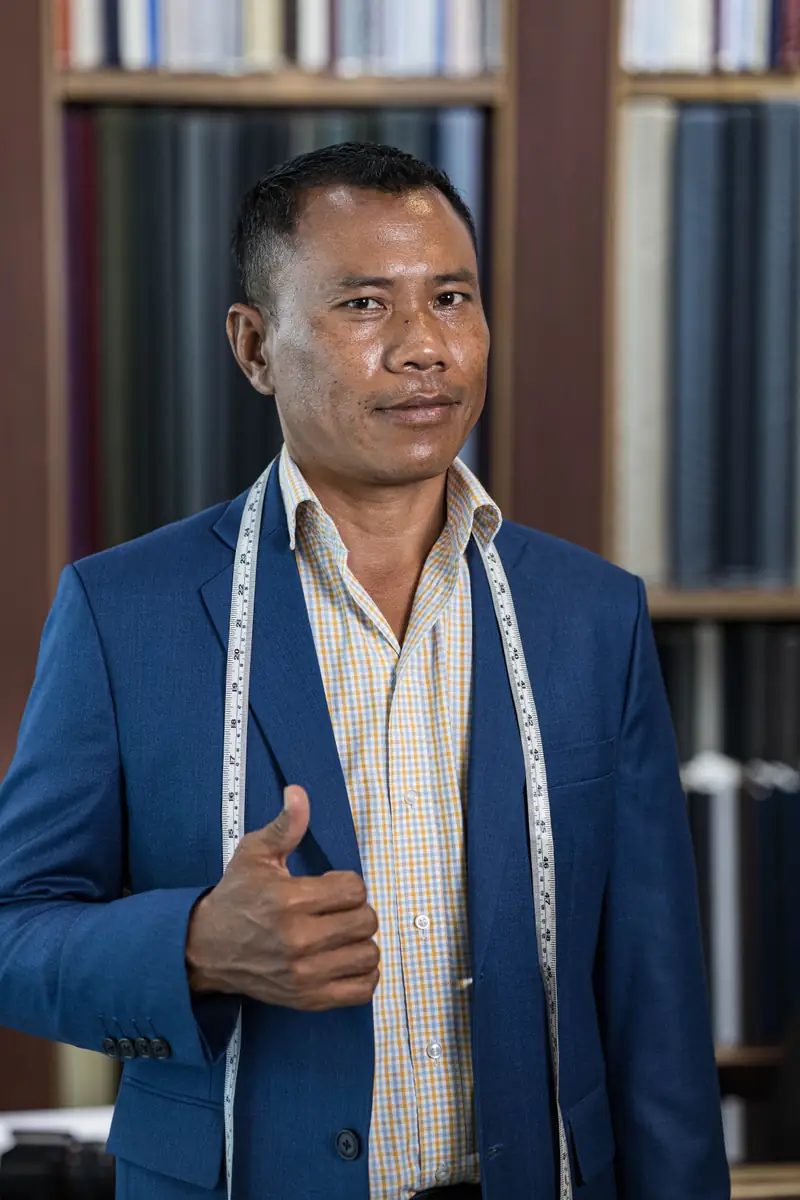 Bespoke jacket fit review with customer, David Jone Fashion, Phuket (Ref 6489)
